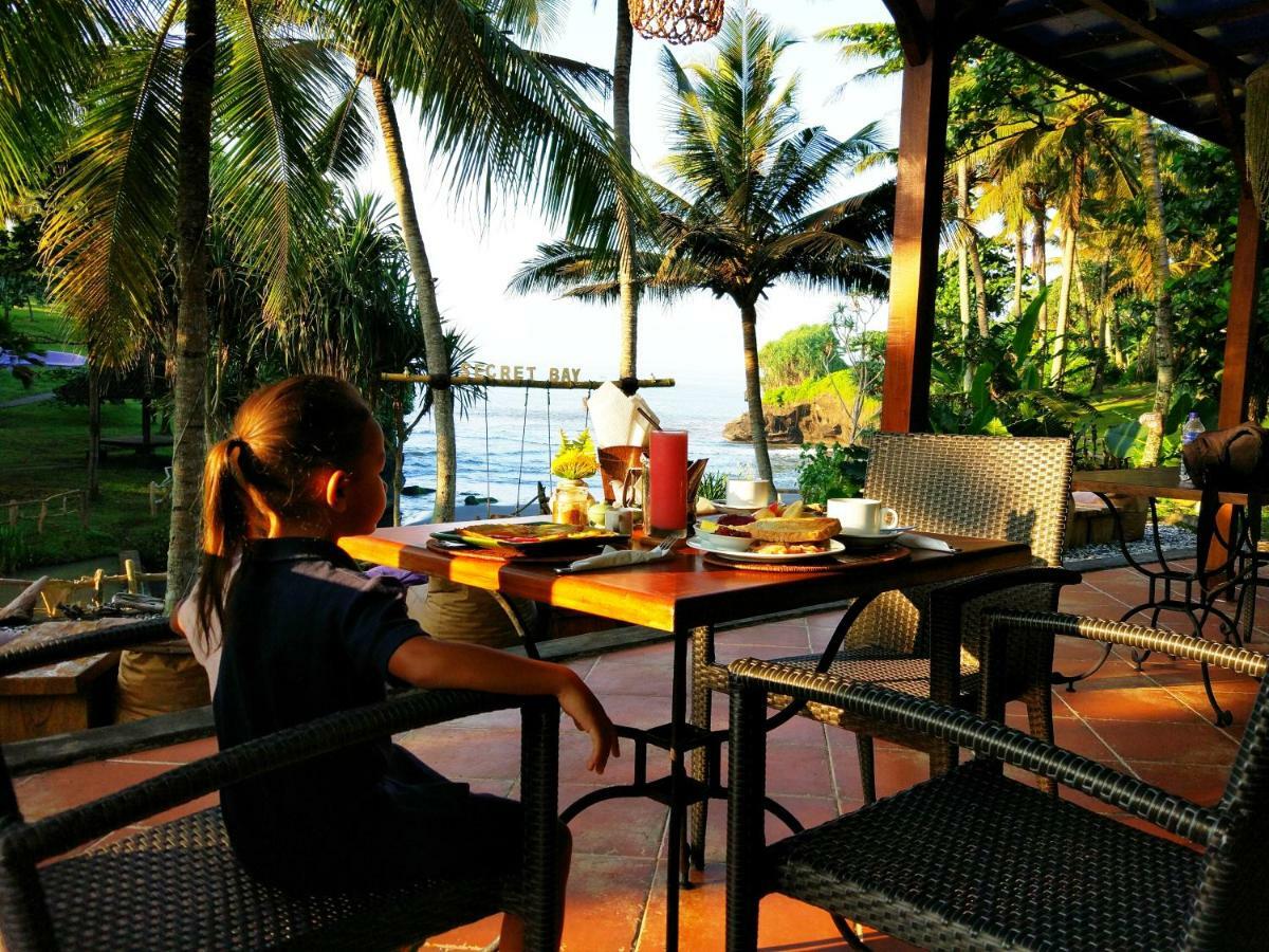 Gajah Mina Beach Resort Selemadeg  Buitenkant foto